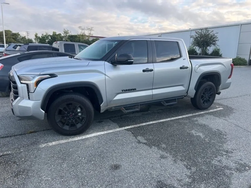 2024 Toyota Tundra SR5 photo 1