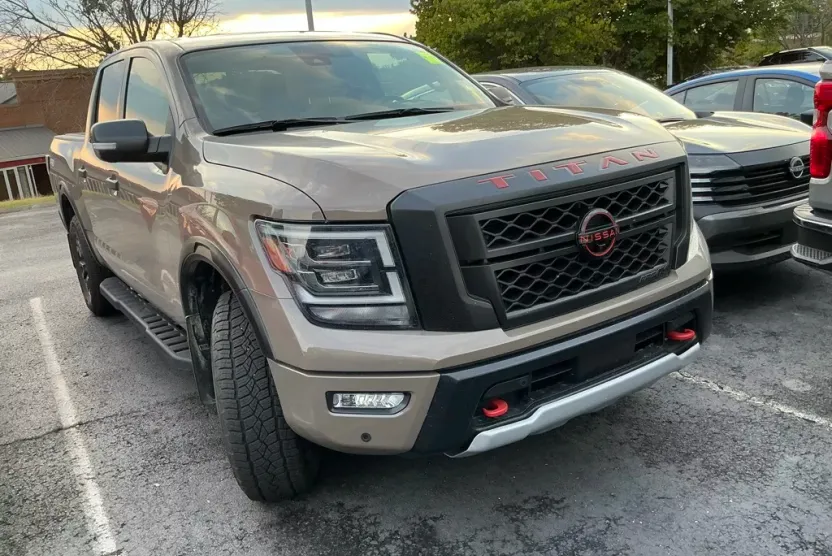 2024 Nissan Titan PRO-4X photo 1