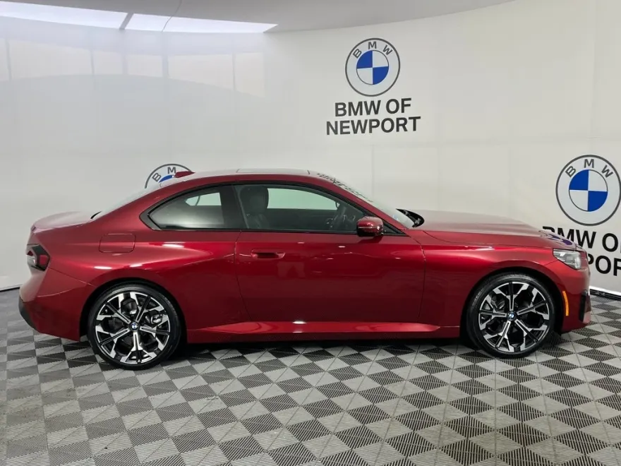 2025 Bmw 230i xDrive photo 2