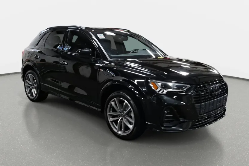2023 Audi Q3 45 TFSI S line Premium photo 1
