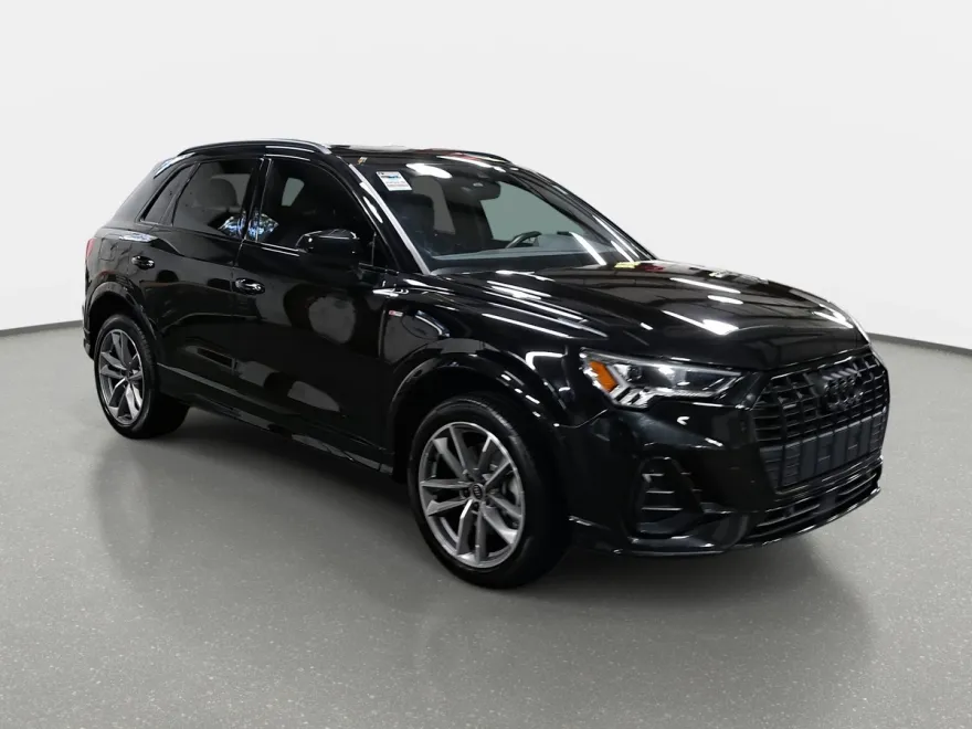 2023 Audi Q3 45 TFSI S line Premium photo 1