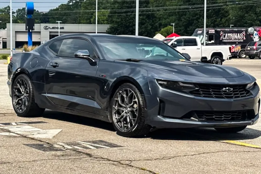 2021 Chevrolet Camaro LT1 photo 1