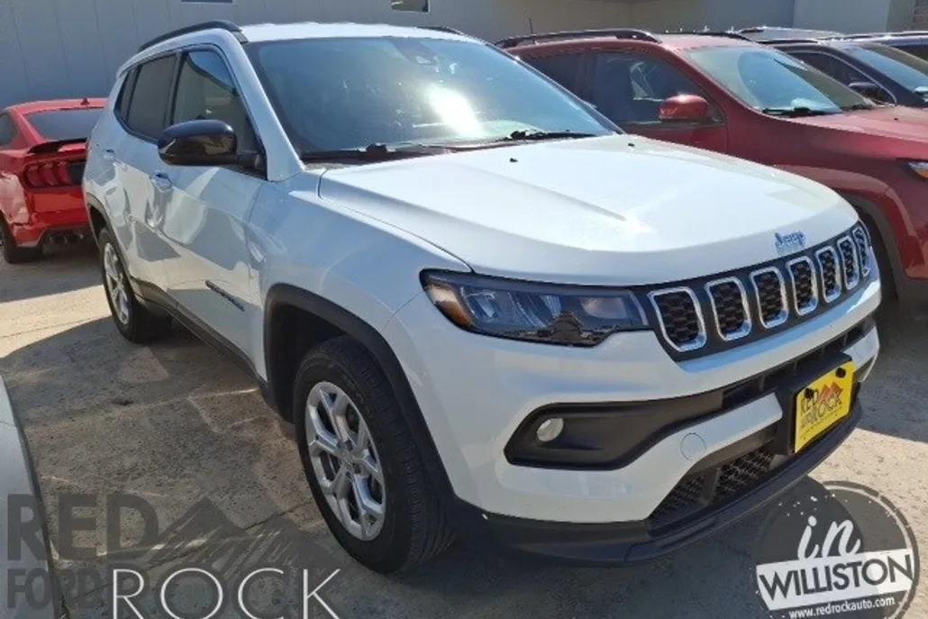 2024 Jeep Compass Latitude photo 1