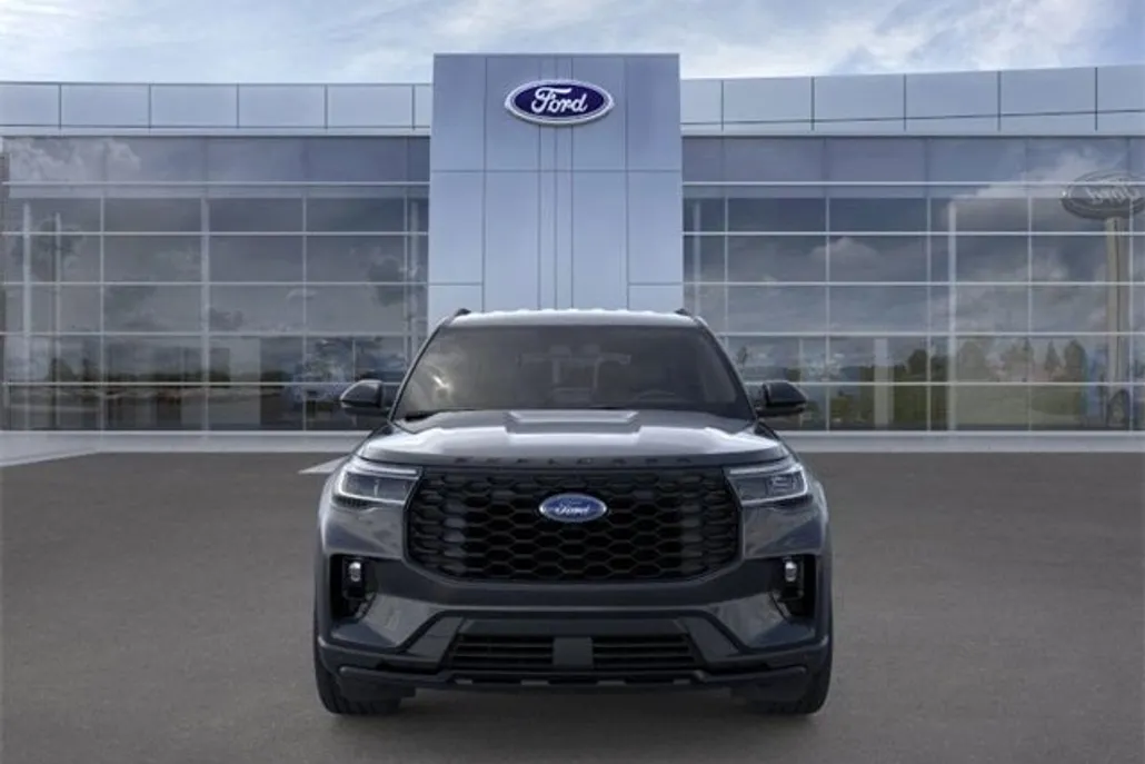2025 Ford Explorer ST-Line photo 1