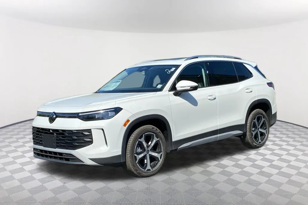 2025 Volkswagen Tiguan SE photo 1