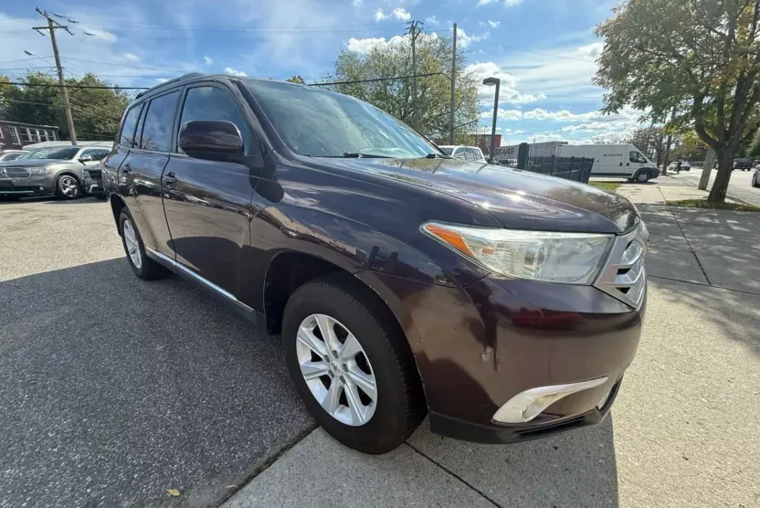 2013 Toyota Highlander SE Sport photo 1