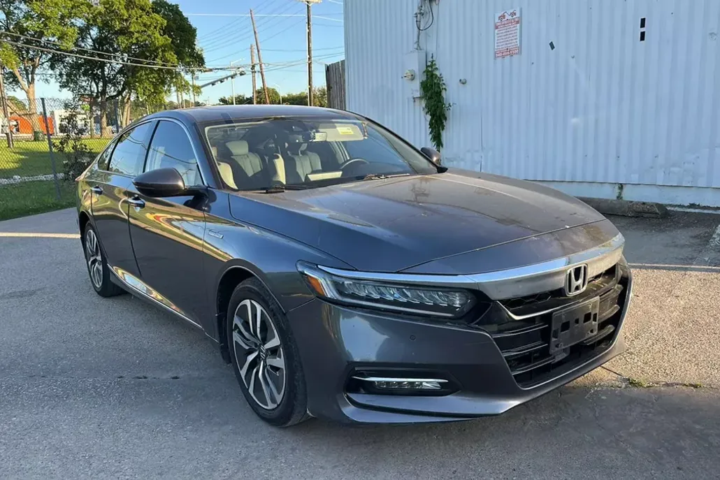 2018 Honda Accord Hybrid Touring photo 1