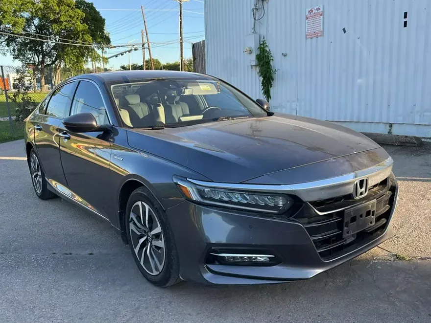 2018 Honda Accord Hybrid Touring photo 1