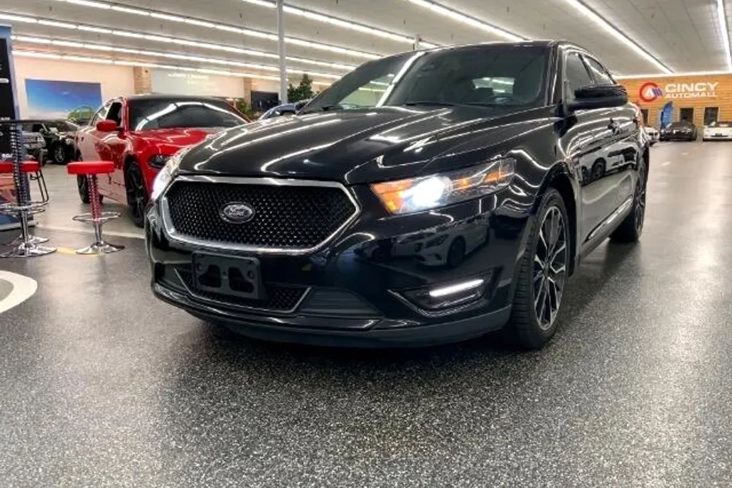 2018 Ford Taurus SHO photo 1