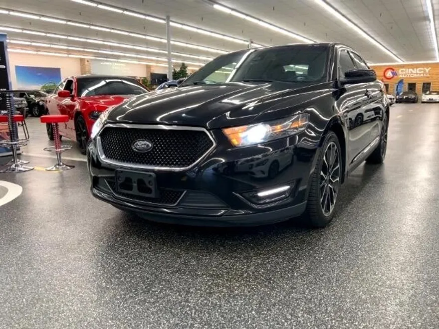 2018 Ford Taurus SHO photo 1