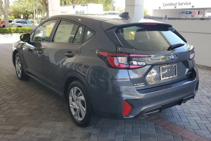 2025 Subaru Impreza Base photo 1