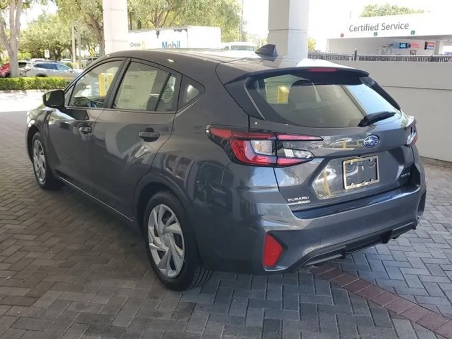 2025 Subaru Impreza Base photo 1