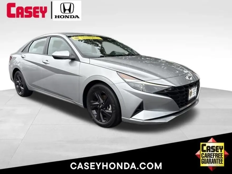 2022 Hyundai Elantra SEL Convenience photo 1