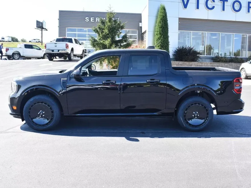2025 Ford Maverick photo 1