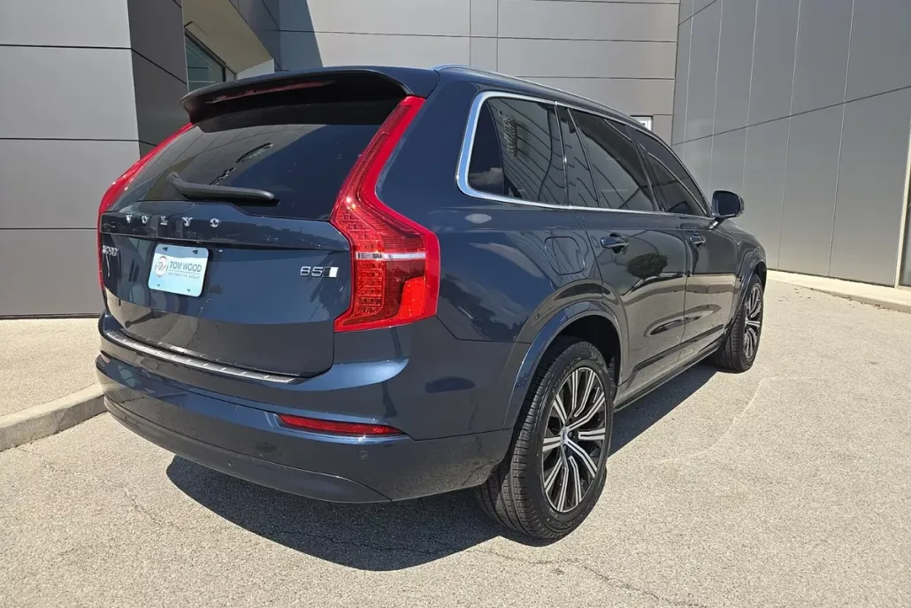 2023 Volvo XC90 B5 Core photo 1