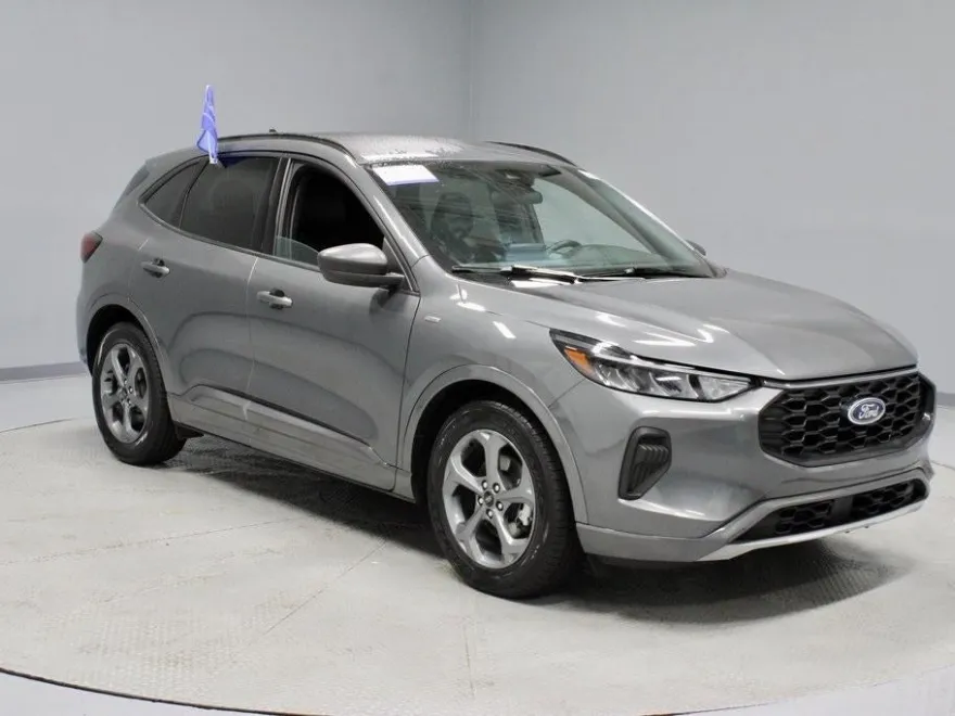 2023 Ford Escape ST-Line photo 1