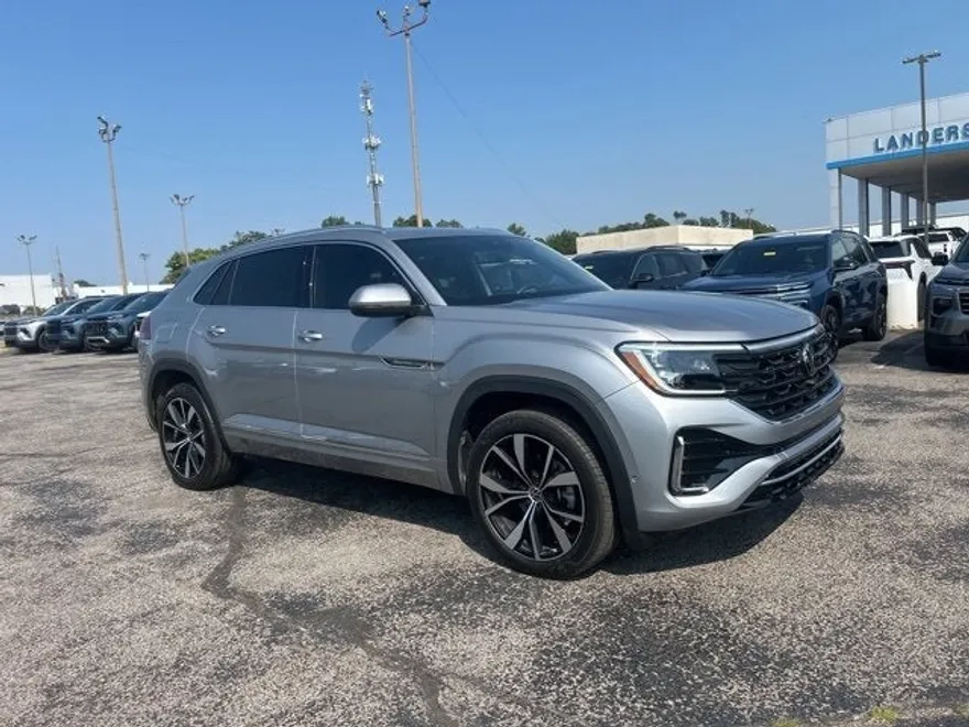2024 Volkswagen Atlas Cross Sport SEL Premium R-Line photo 1