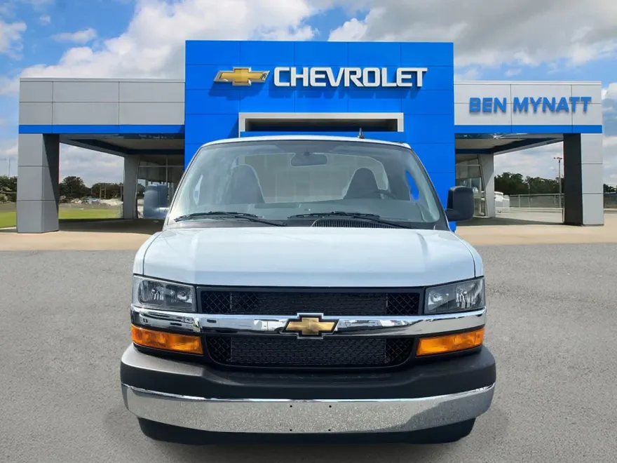 2025 Chevrolet Express Cargo 2500 photo 1