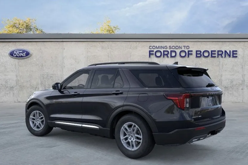2025 Ford Explorer photo 1