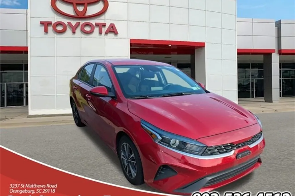 2023 Kia Forte LXS photo 1