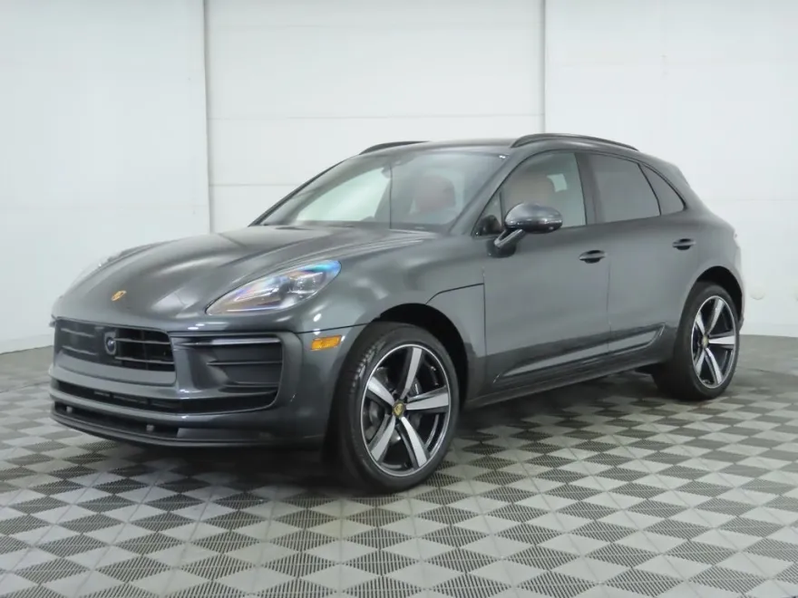 2025 Porsche Macan Base photo 1