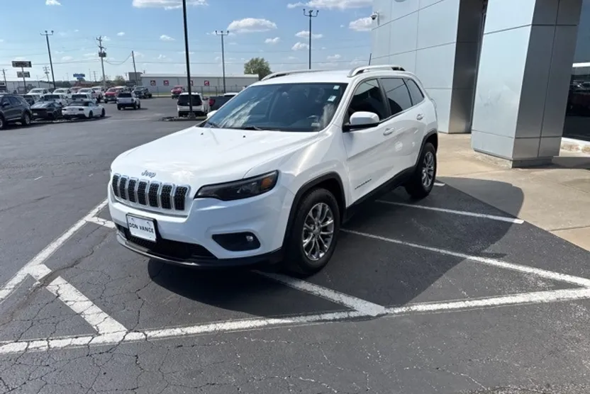 2019 Jeep Cherokee Latitude photo 1