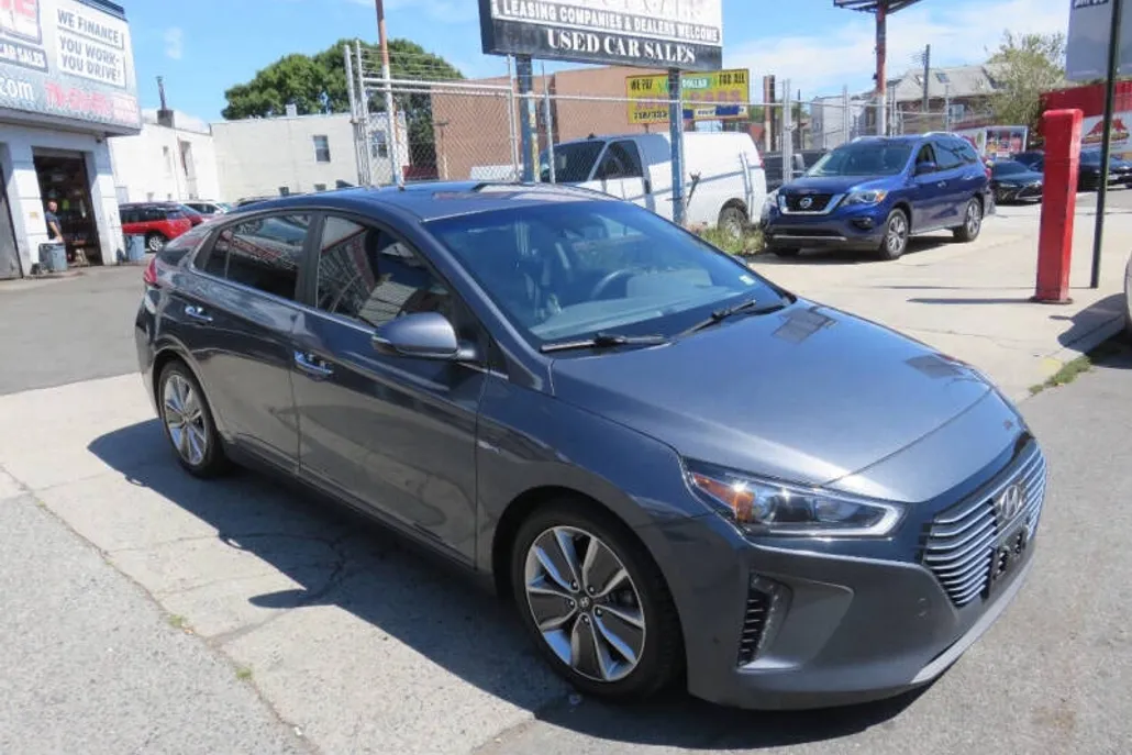 2017 Hyundai Ioniq Limited photo 1