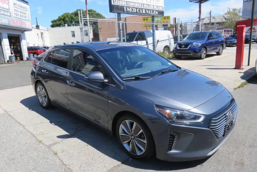 2017 Hyundai Ioniq Limited photo 1