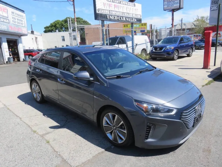 2017 Hyundai Ioniq Limited photo 1