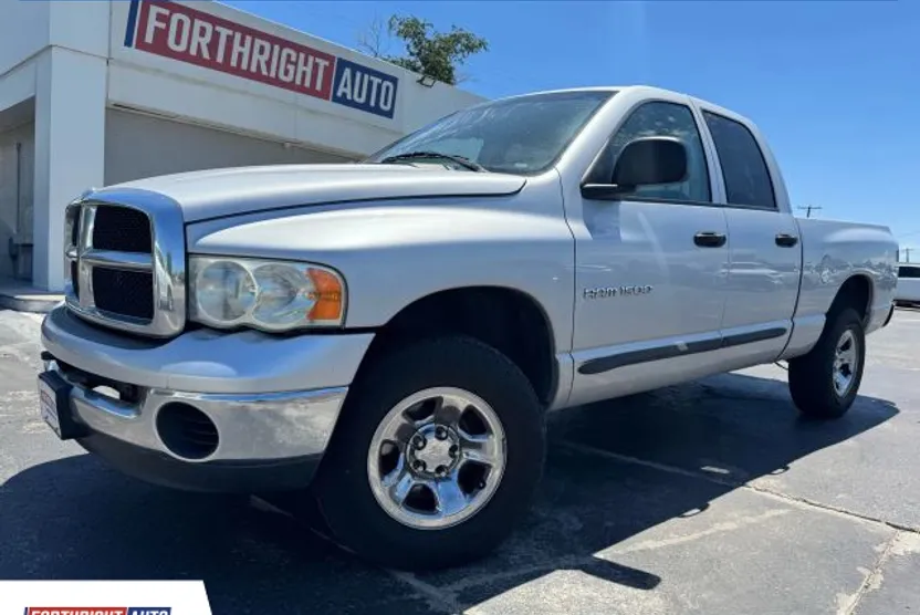 2004 Dodge Ram SLT photo 1