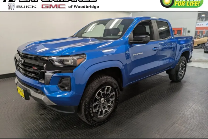 2023 Chevrolet Colorado Z71 photo 1