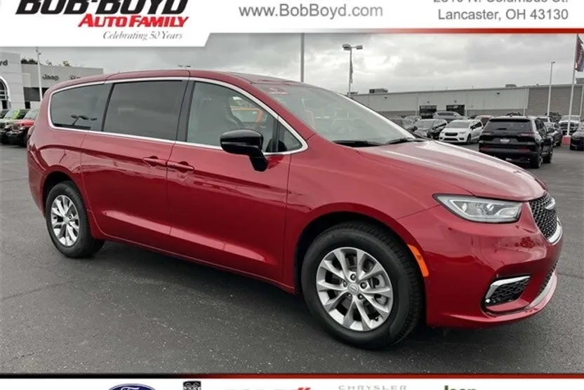 2025 Chrysler Pacifica photo 1