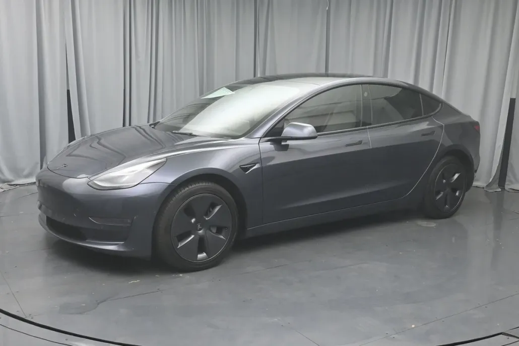 2022 Tesla Model 3 Long Range photo 1
