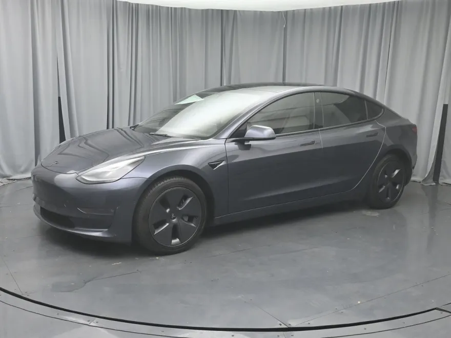 2022 Tesla Model 3 Long Range photo 1