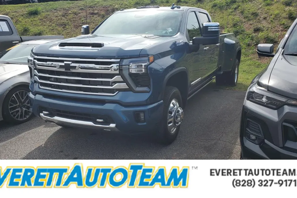 2025 Chevrolet Silverado 3500HD High Country photo 1