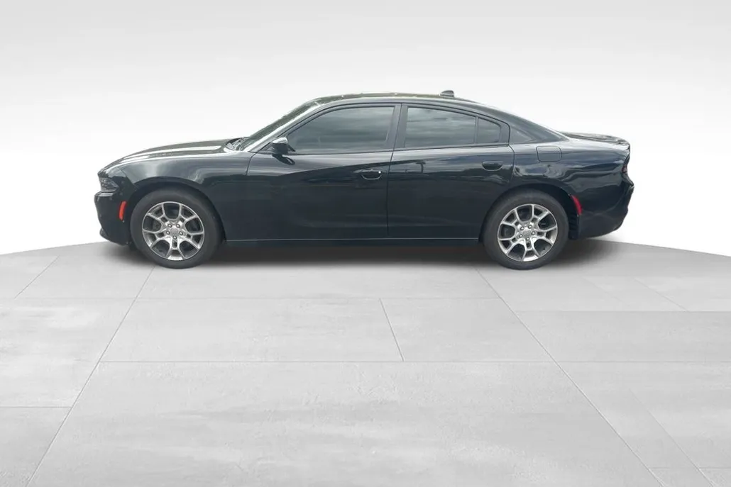 2017 Dodge Charger SXT photo 1