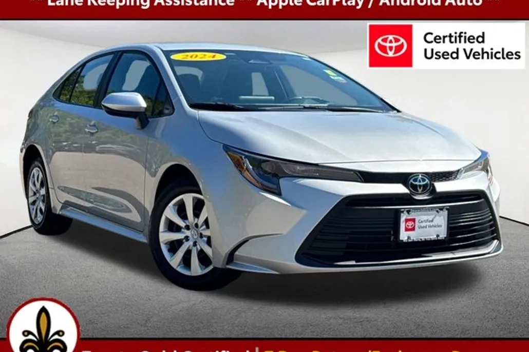 2024 Toyota Corolla LE photo 1