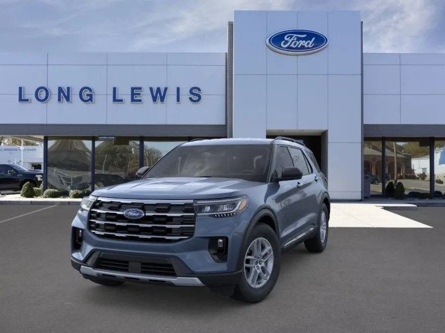 2025 Ford Explorer photo 1