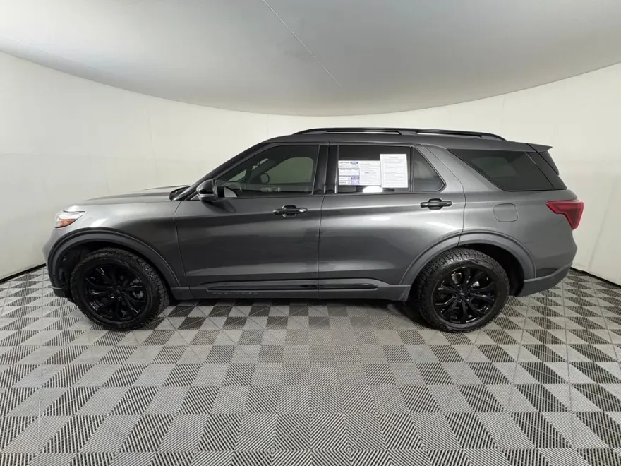 2020 Ford Explorer ST photo 1