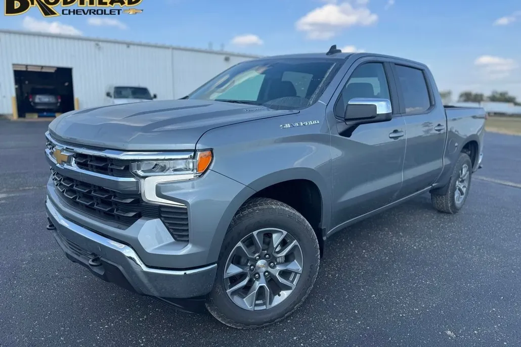 2026 Chevrolet Silverado 1500 LT photo 1