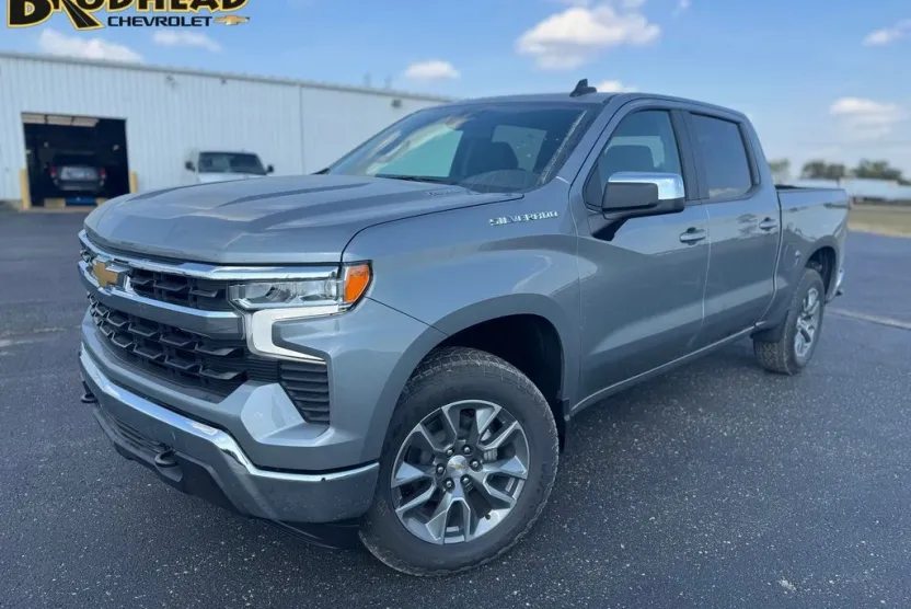 2026 Chevrolet Silverado 1500 LT photo 1