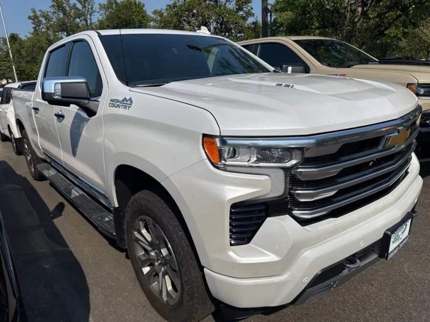 2025 Chevrolet Silverado 1500 High Country photo 1