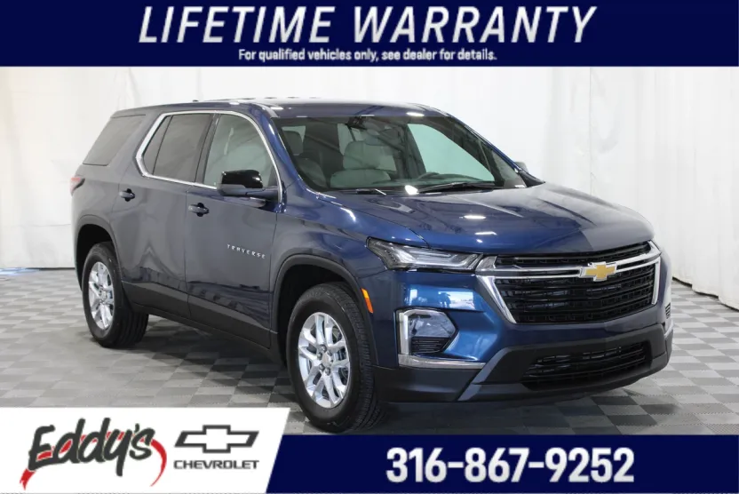 2023 Chevrolet Traverse LS photo 1