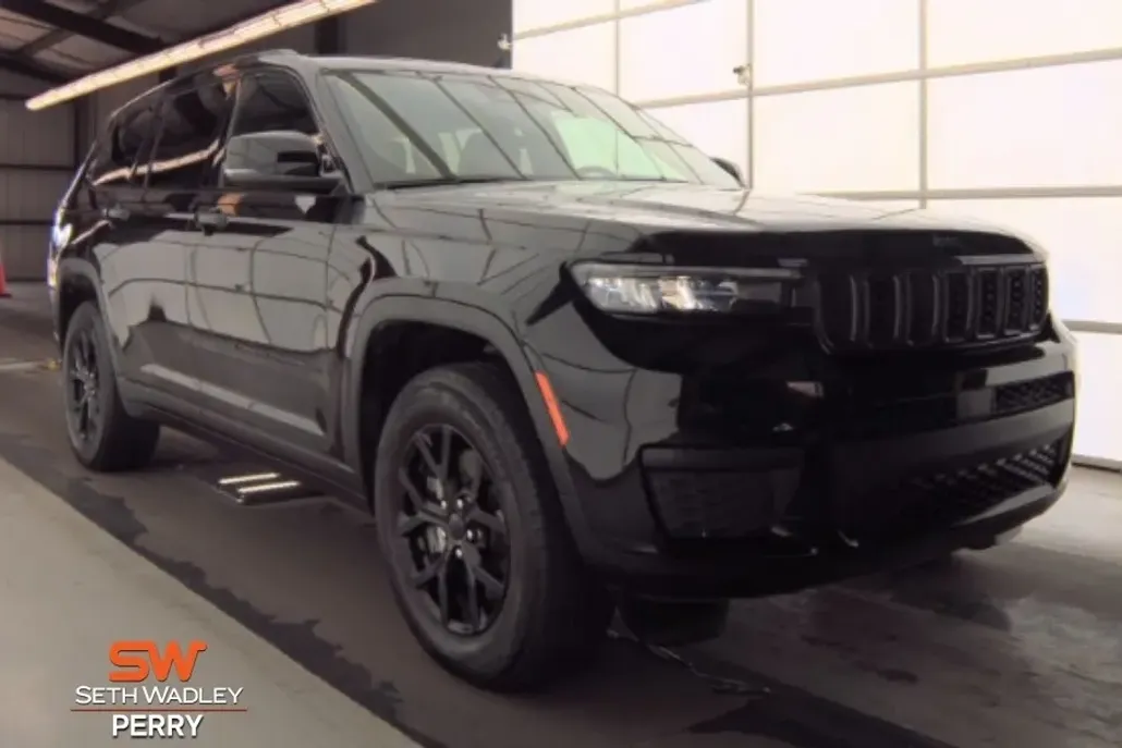 2024 Jeep Grand Cherokee Altitude photo 1