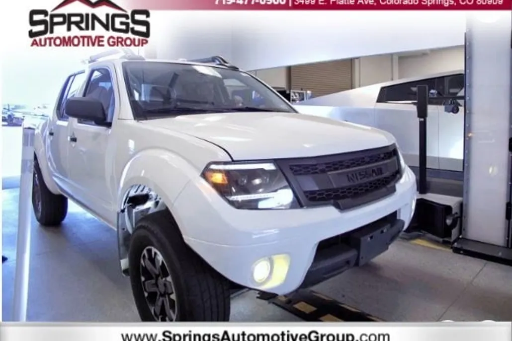 2018 Nissan Frontier PRO-4X photo 1