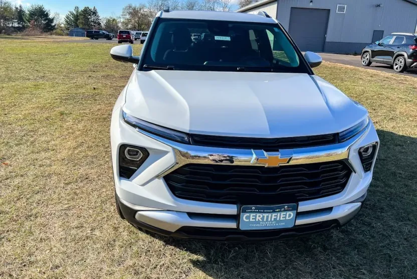 2024 Chevrolet Trailblazer LT photo 1