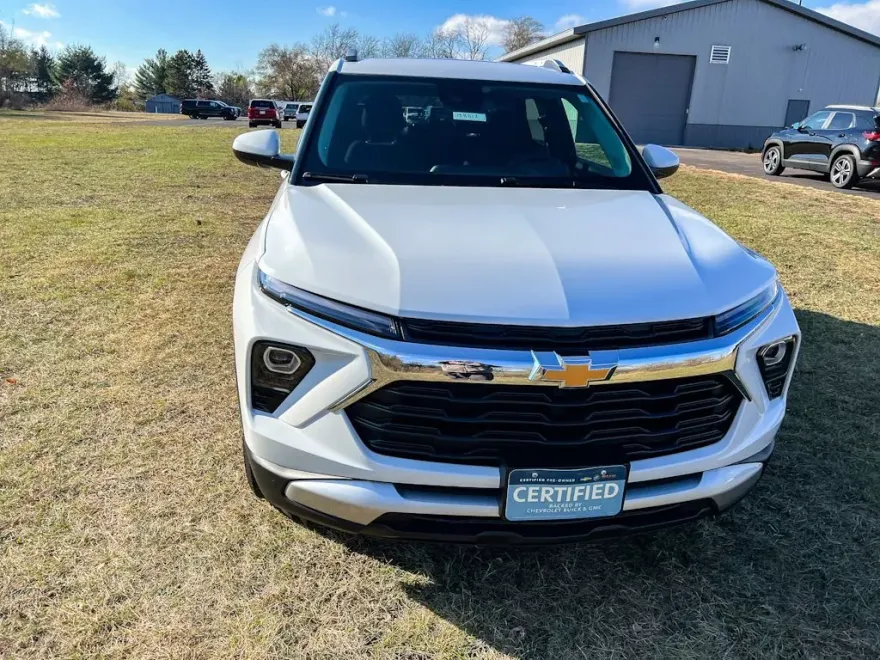 2024 Chevrolet Trailblazer LT photo 1