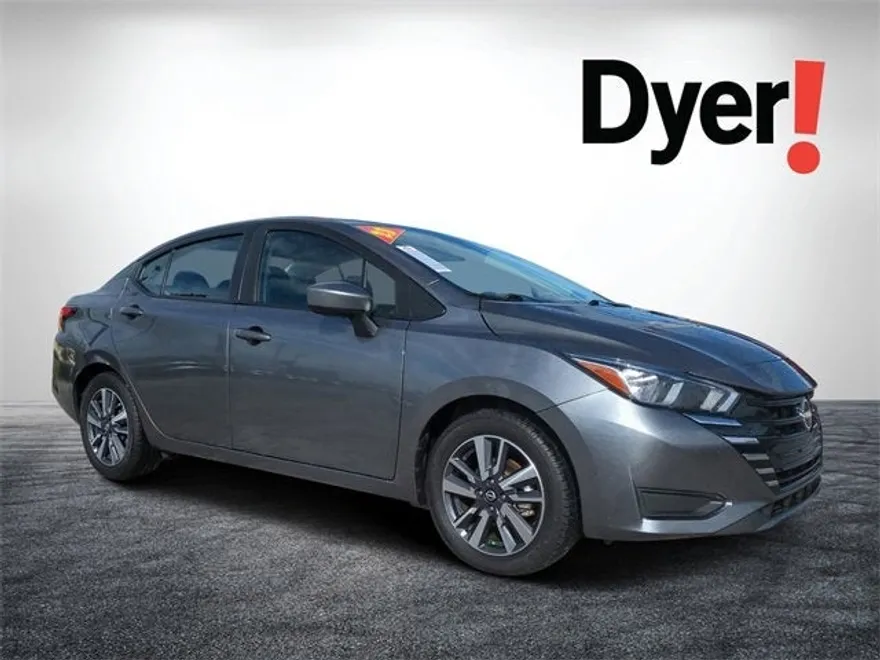 2023 Nissan Versa 1.6 SV photo 1
