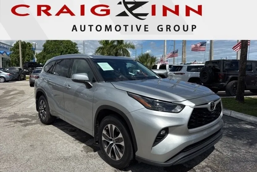 2022 Toyota Highlander XLE photo 1