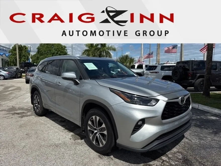 2022 Toyota Highlander XLE photo 1